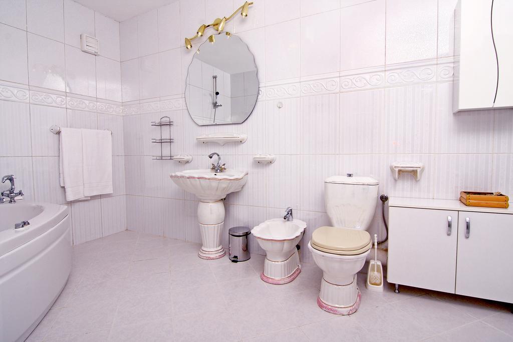 Nirvana Accommodation Bukarest Eksteriør billede