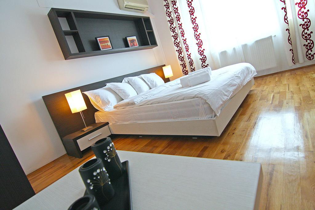 Nirvana Accommodation Bukarest Eksteriør billede