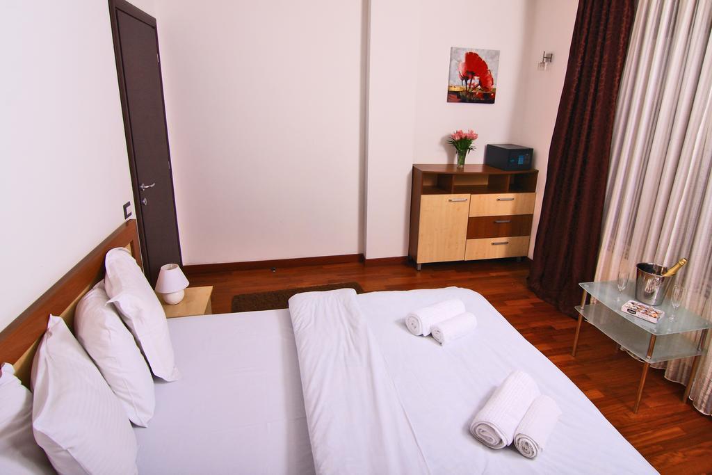 Nirvana Accommodation Bukarest Eksteriør billede