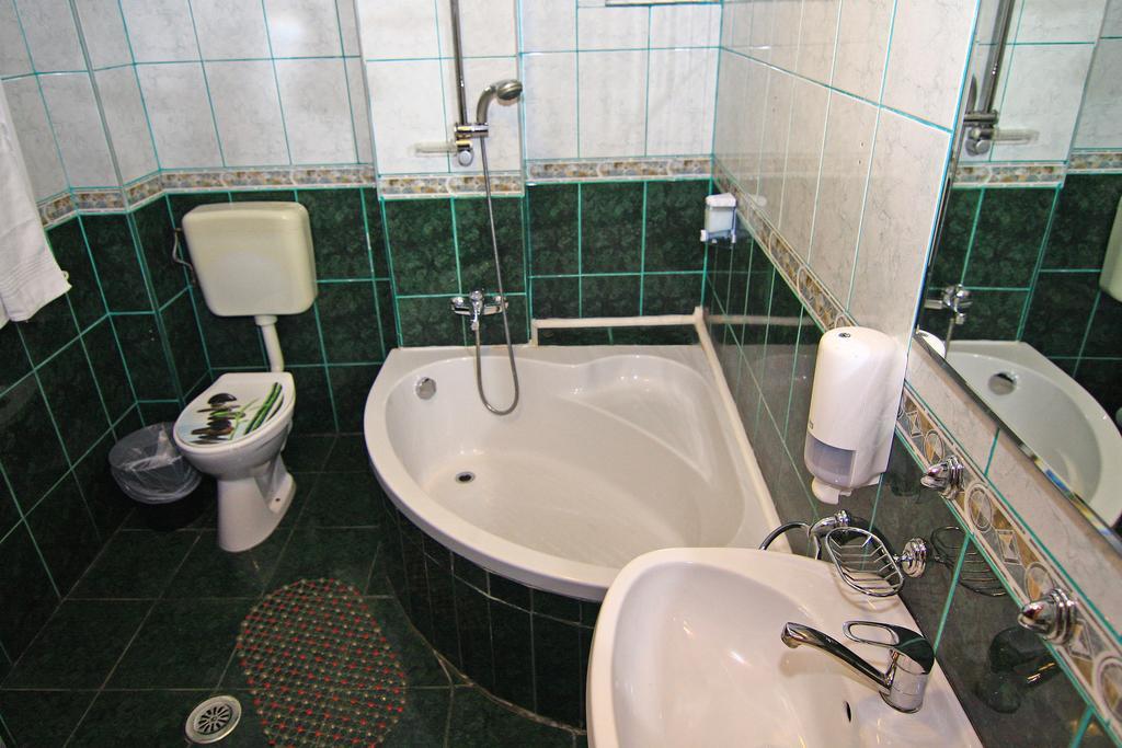 Nirvana Accommodation Bukarest Eksteriør billede