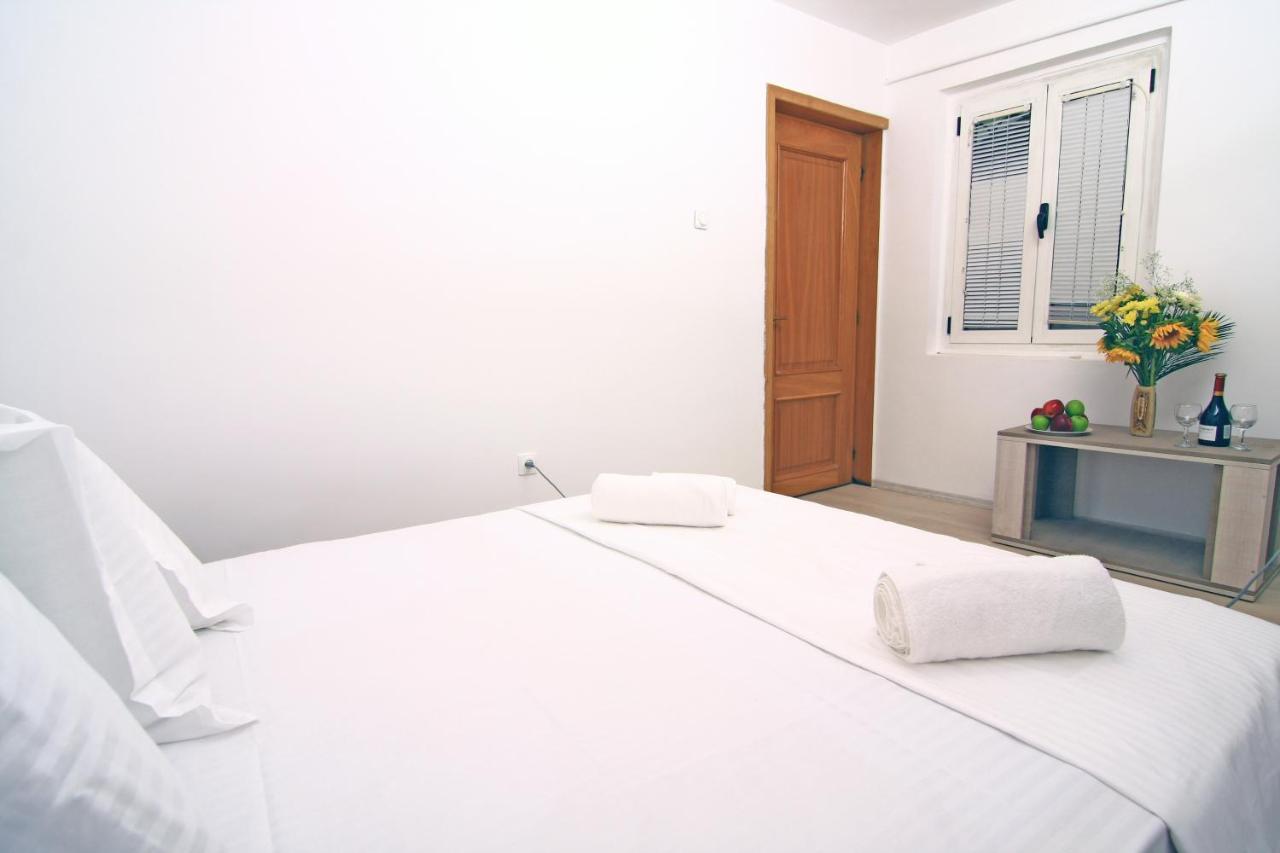Nirvana Accommodation Bukarest Eksteriør billede