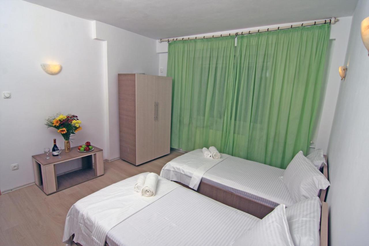 Nirvana Accommodation Bukarest Eksteriør billede